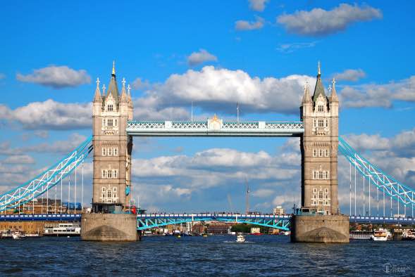 英国房产转让步骤指南